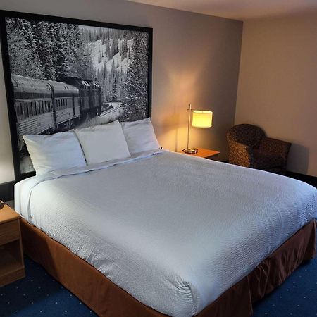 Super 8 By Wyndham Hampshire Il Hotel Екстериор снимка