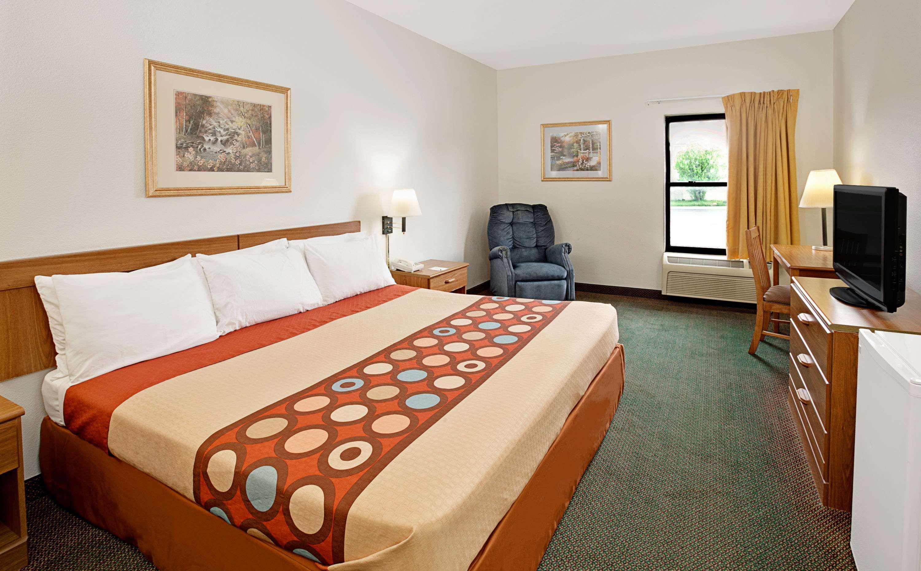 Super 8 By Wyndham Hampshire Il Hotel Екстериор снимка