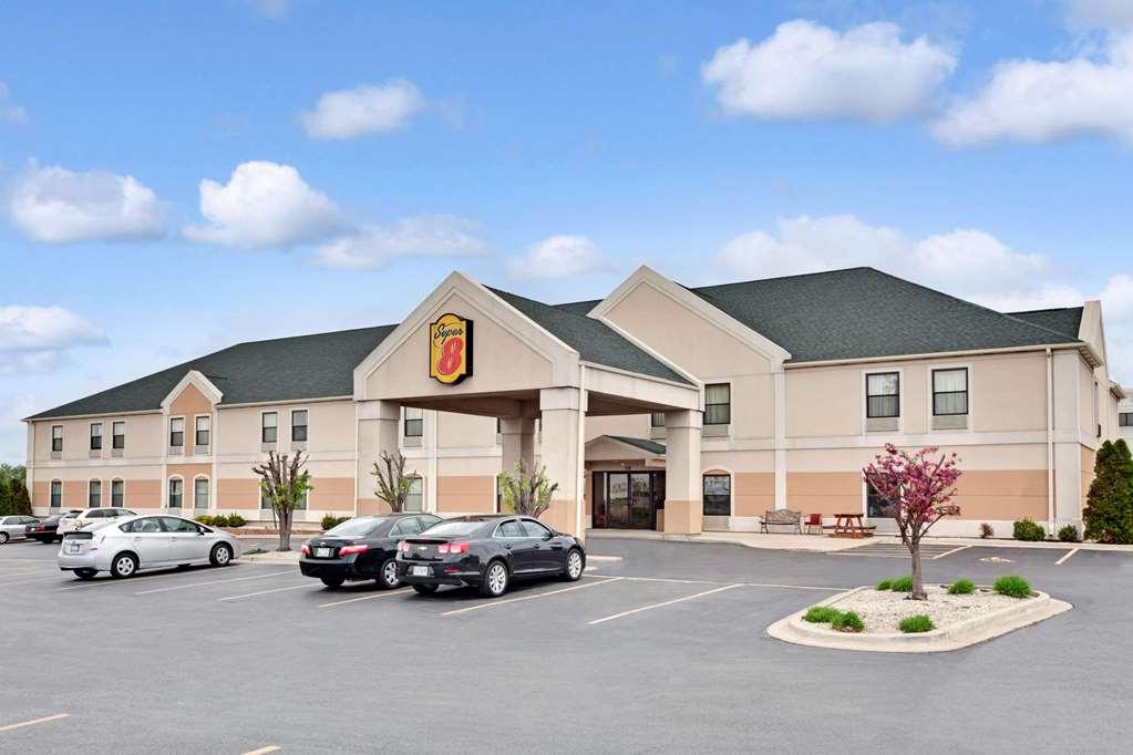 Super 8 By Wyndham Hampshire Il Hotel Екстериор снимка