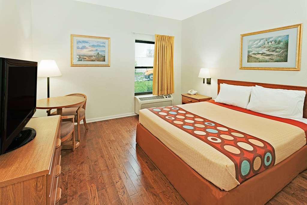 Super 8 By Wyndham Hampshire Il Hotel Стая снимка