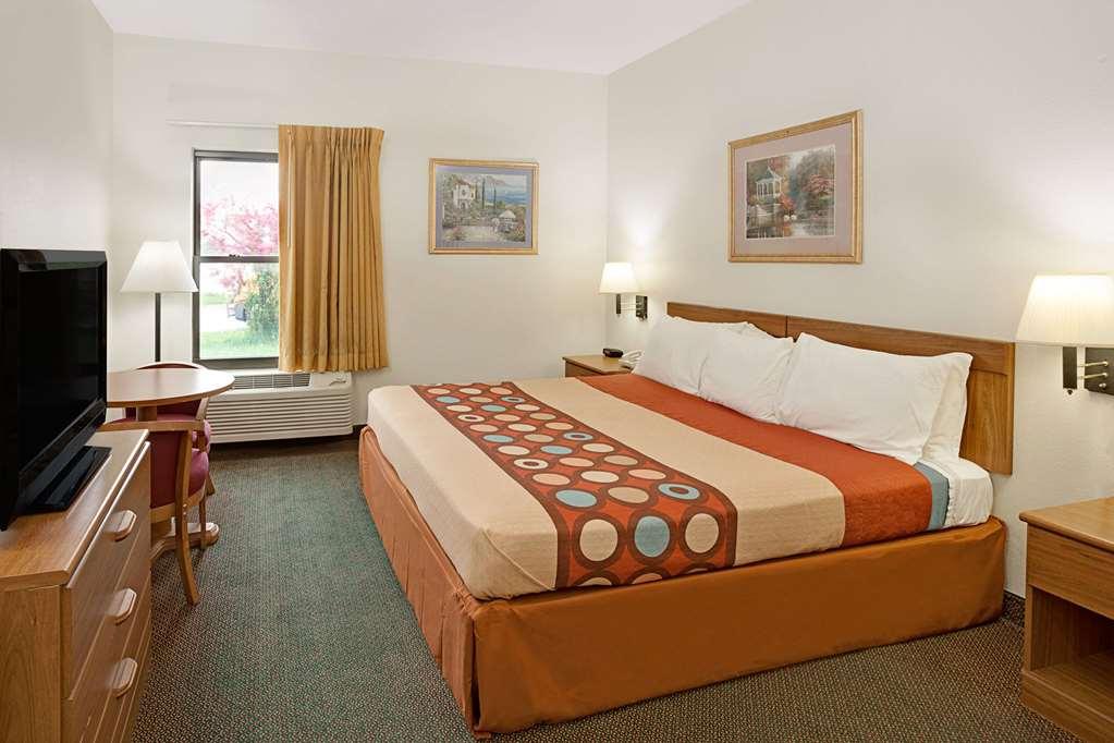 Super 8 By Wyndham Hampshire Il Hotel Стая снимка